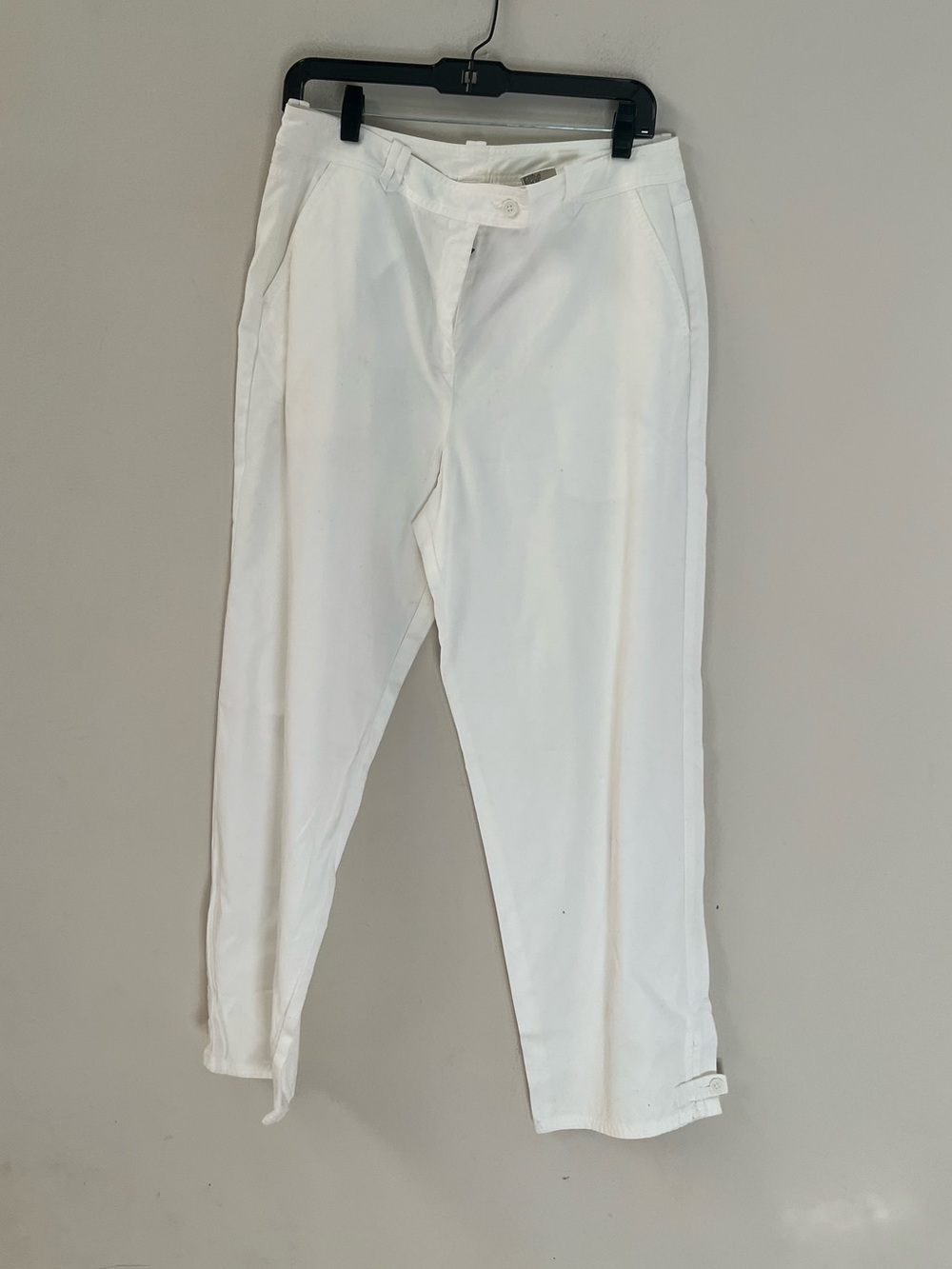 Talbots woman’s Classic White Casual Trousers